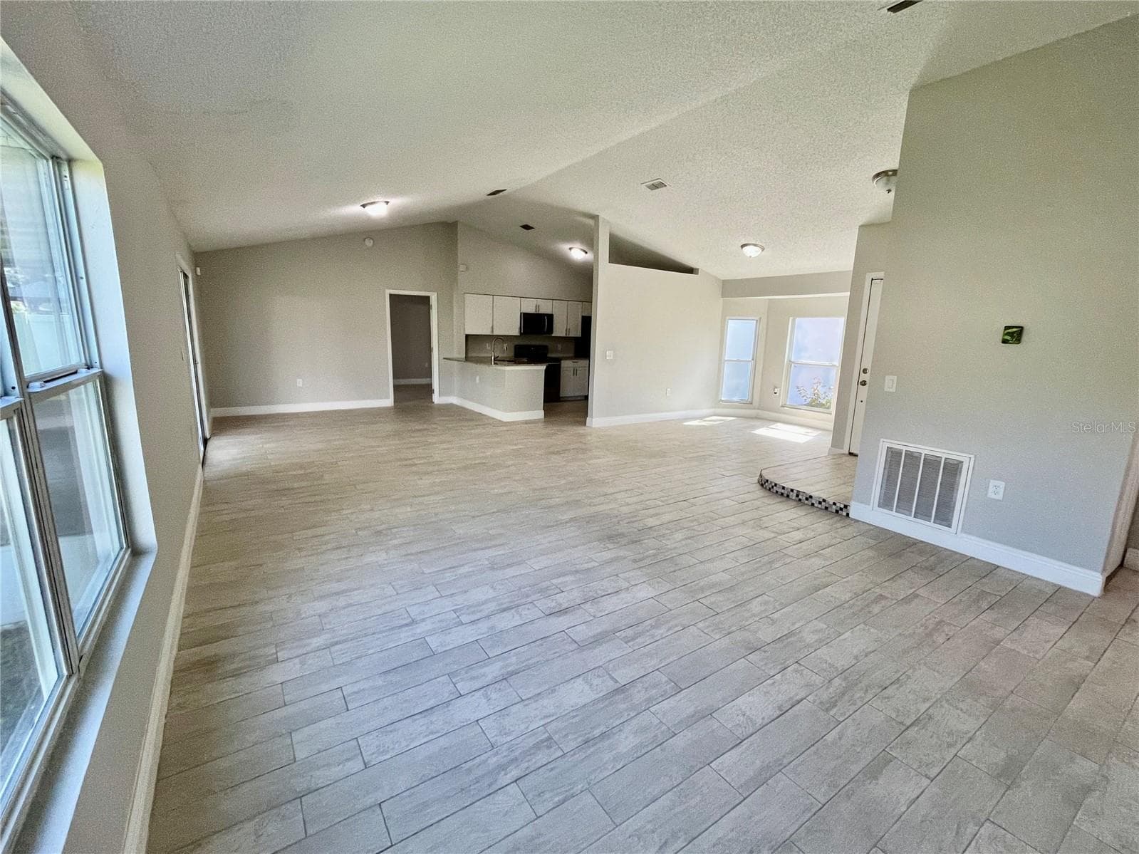 Single Family Residence at 169 BIRMINGHAM DR, KISSIMMEE, photo 4 of 26