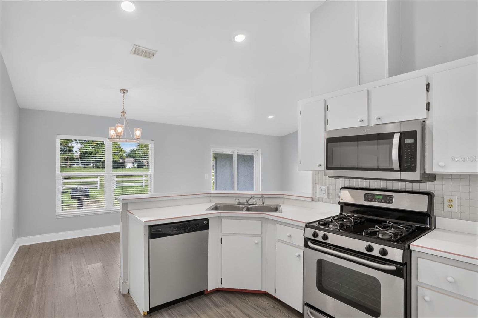 Single Family Residence at 1055 ELIZABETH RIDGE CT, KISSIMMEE, photo 10 of 48