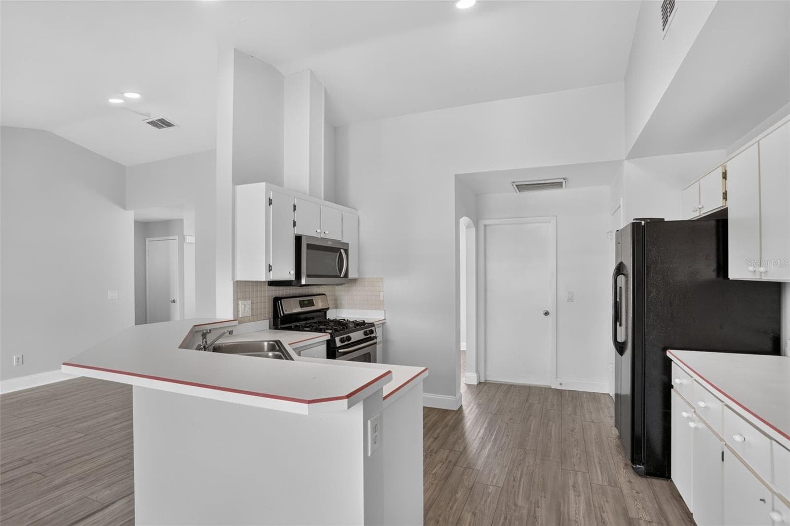Single Family Residence at 1055 ELIZABETH RIDGE CT, KISSIMMEE, photo 11 of 48