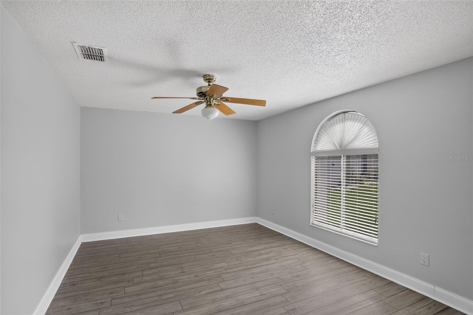 Single Family Residence at 1055 ELIZABETH RIDGE CT, KISSIMMEE, photo 12 of 48