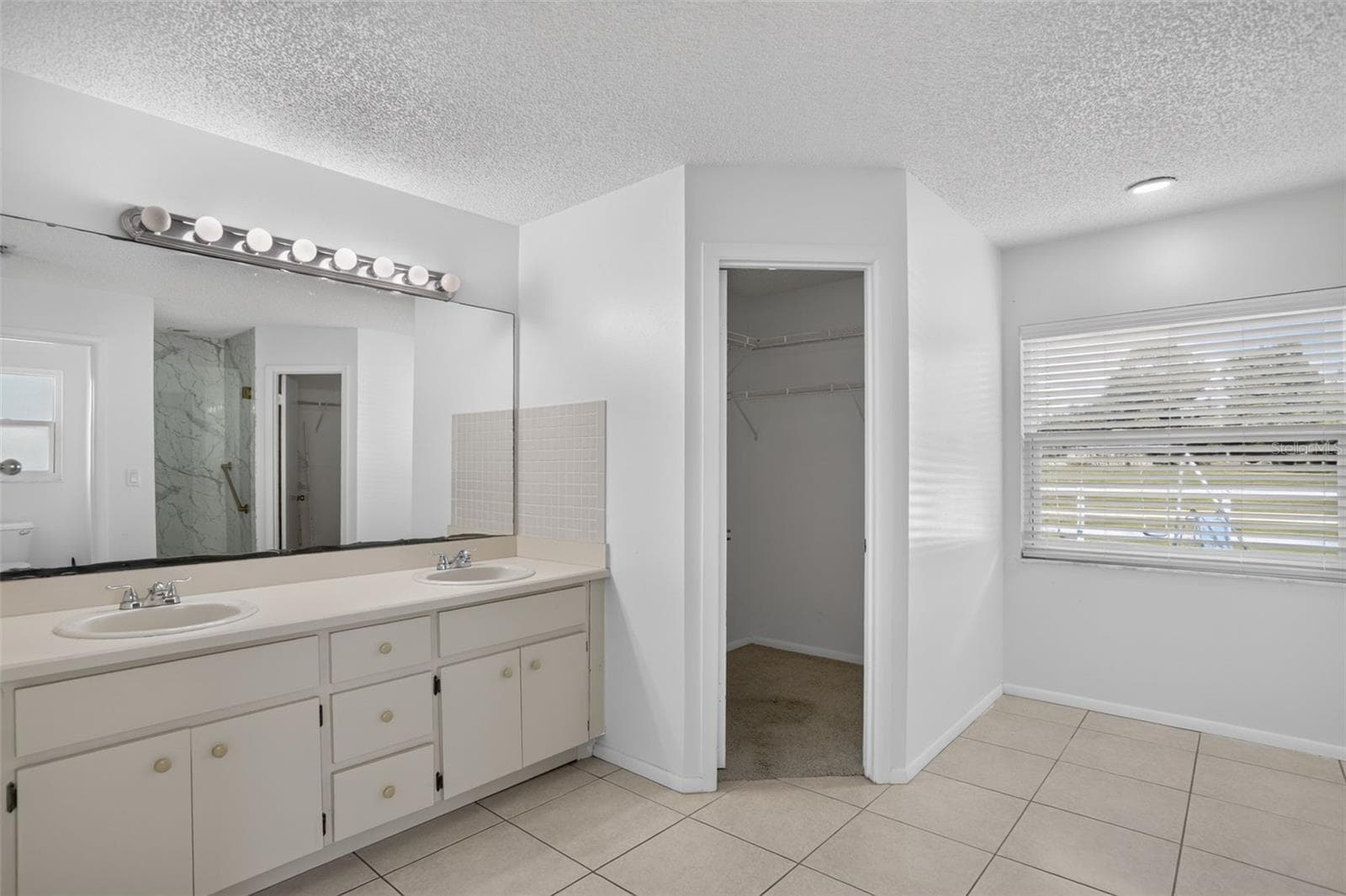 Single Family Residence at 1055 ELIZABETH RIDGE CT, KISSIMMEE, photo 20 of 48
