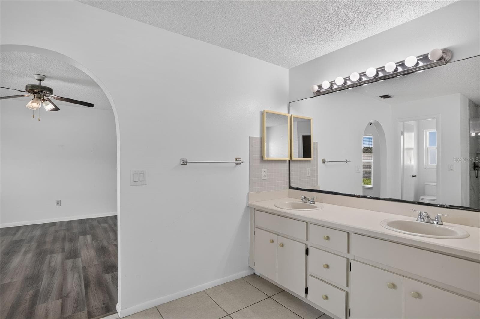 Single Family Residence at 1055 ELIZABETH RIDGE CT, KISSIMMEE, photo 21 of 48