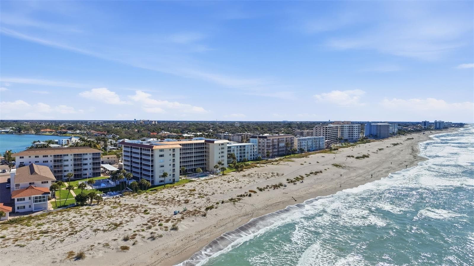 Miles of beach to walk! - 1150 TARPON CENTER DR #101, 1-A, VENICE