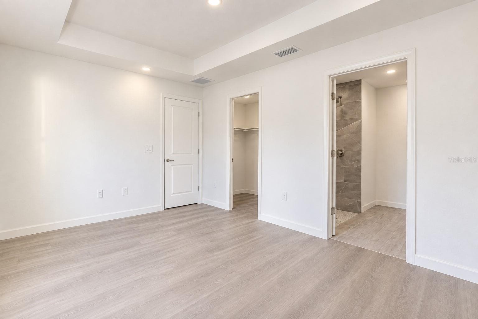 TRAY CEILING - 442 NW 64TH PL, OCALA