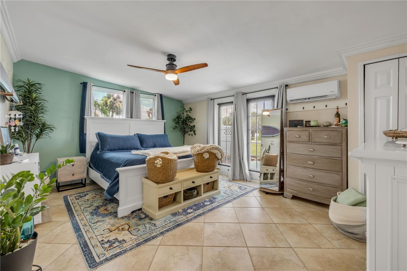 Additional living space with seating and access to adjoining rooms. - 3929 S PENINSULA DR, PORT ORANGE