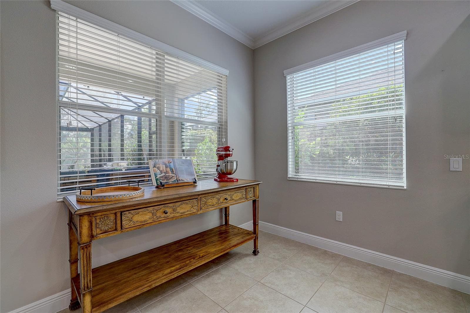 Breakfast Nook - 3718 WOODCLIFF LAKE TER, SARASOTA