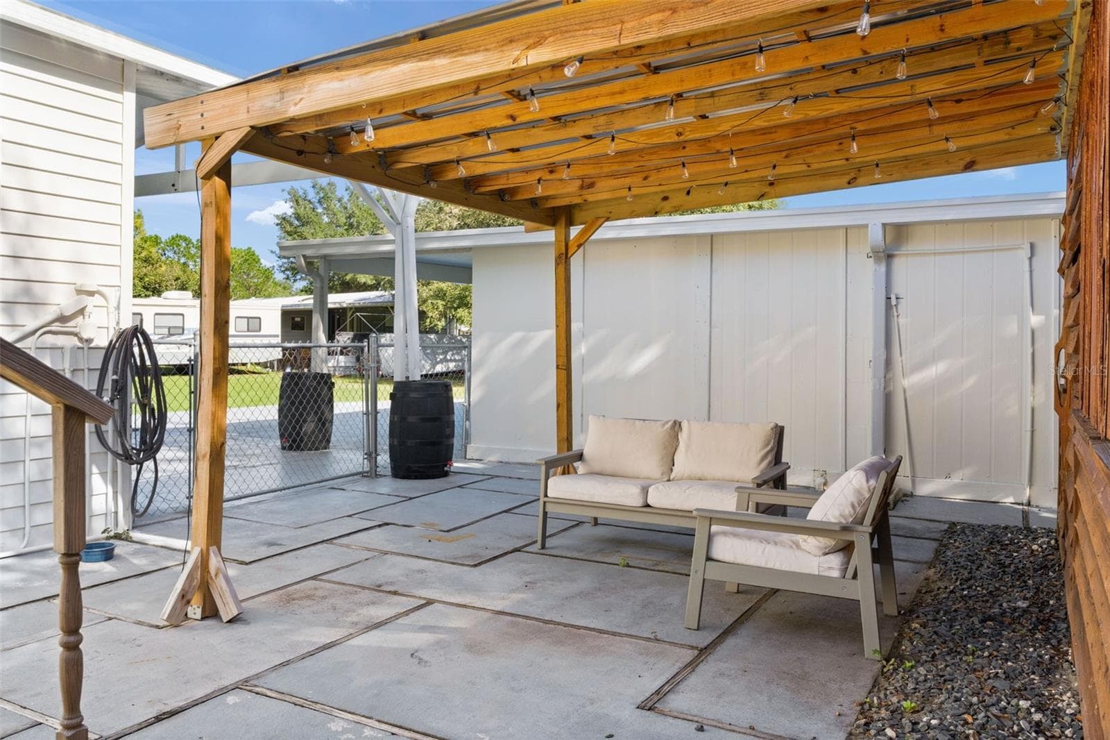 Pergola - 8333 COUNTY ROAD 109A-1, LADY LAKE