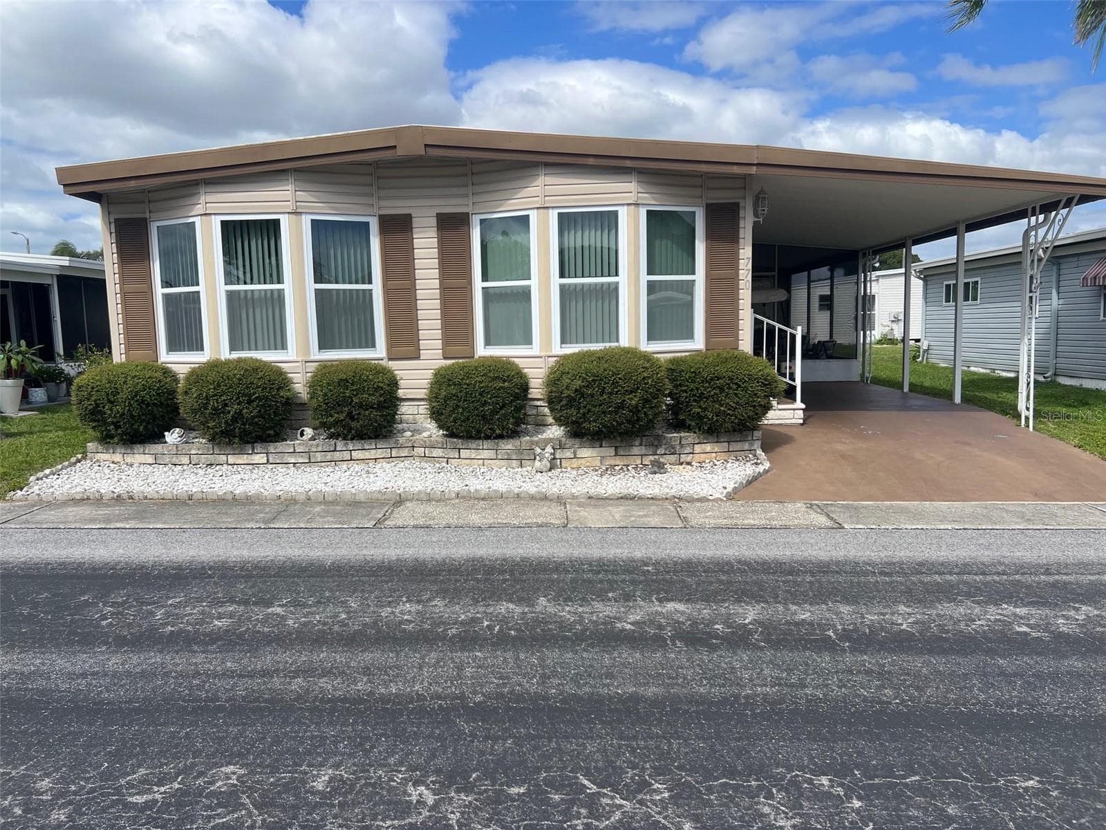 Manufactured Home at 770 ROYAL PALM CIR, LARGO, photo 2 of 30