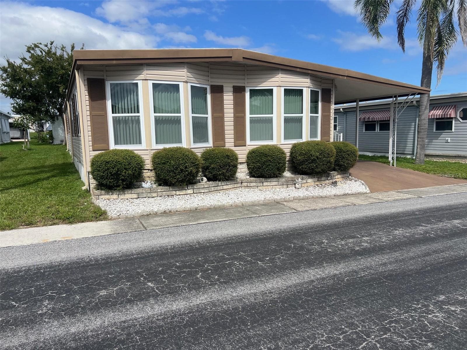 Manufactured Home at 770 ROYAL PALM CIR, LARGO, photo 3 of 30