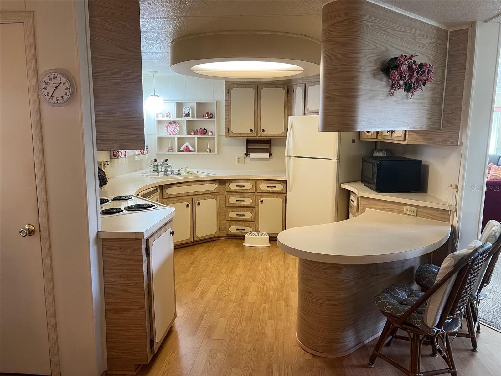 Manufactured Home at 770 ROYAL PALM CIR, LARGO, photo 7 of 30