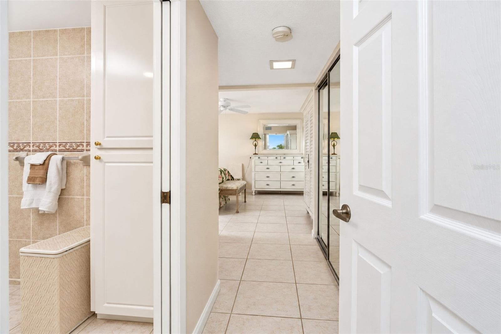 Entrance to Primary Bedroom Suite - 2950 N BEACH RD #B522, ENGLEWOOD