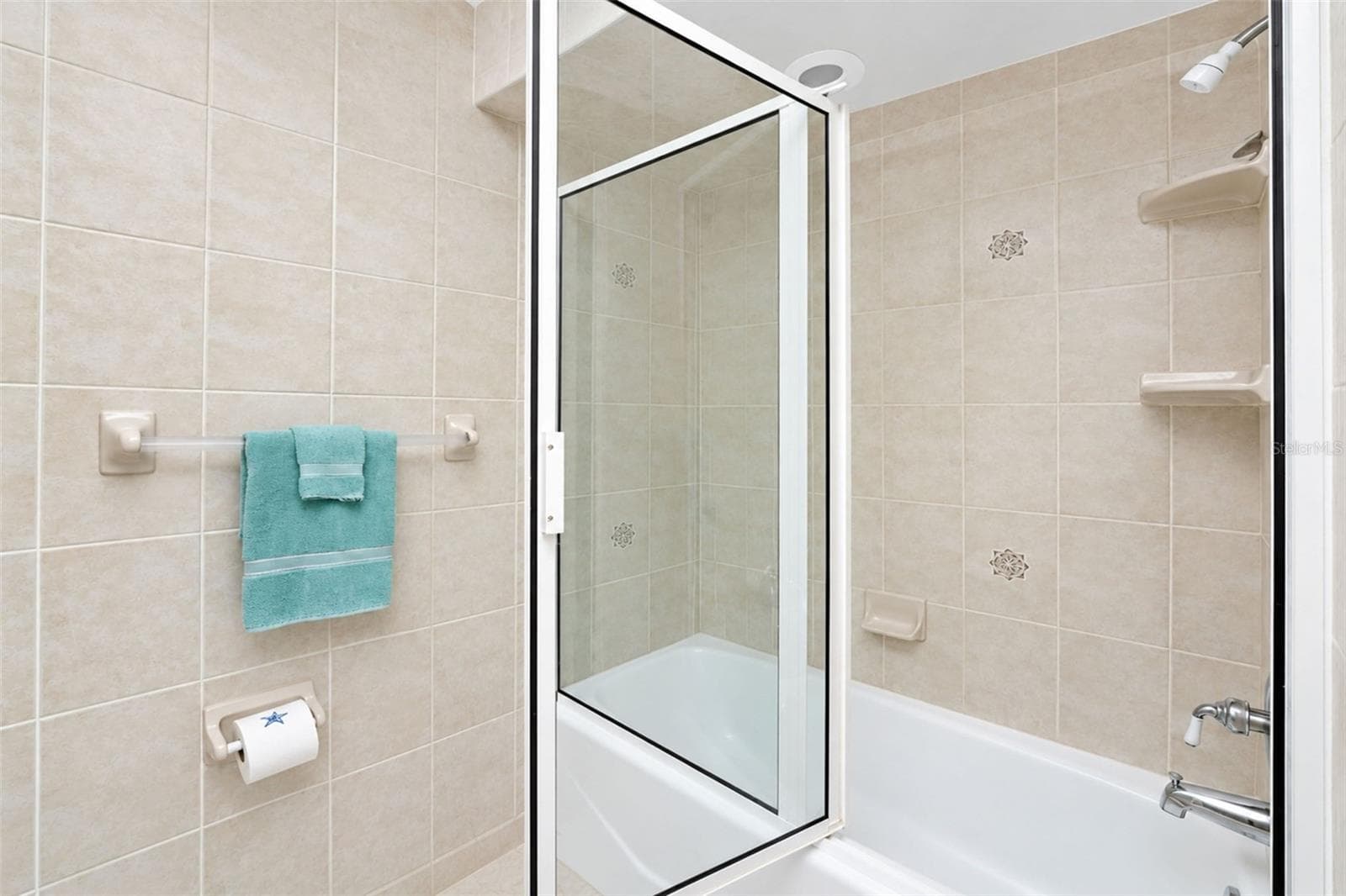 Full-size washer/dryer - 2950 N BEACH RD #B522, ENGLEWOOD