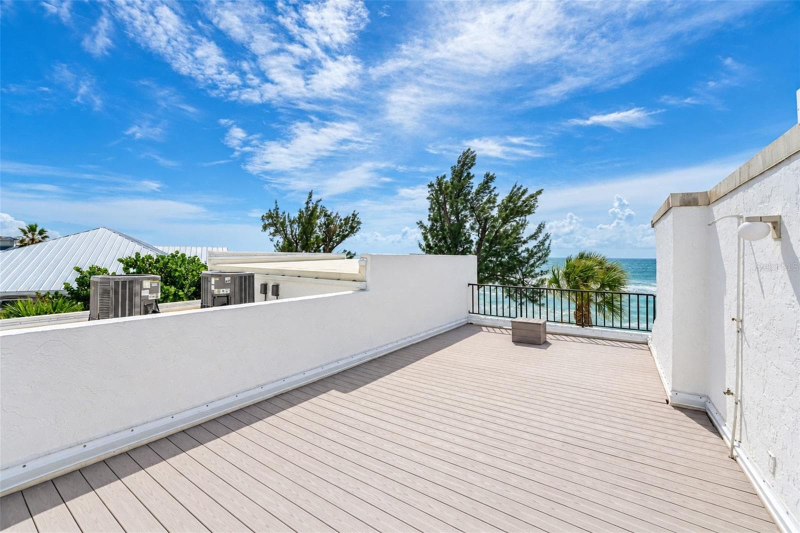 Rooftop Sun Deck - 2950 N BEACH RD #B522, ENGLEWOOD