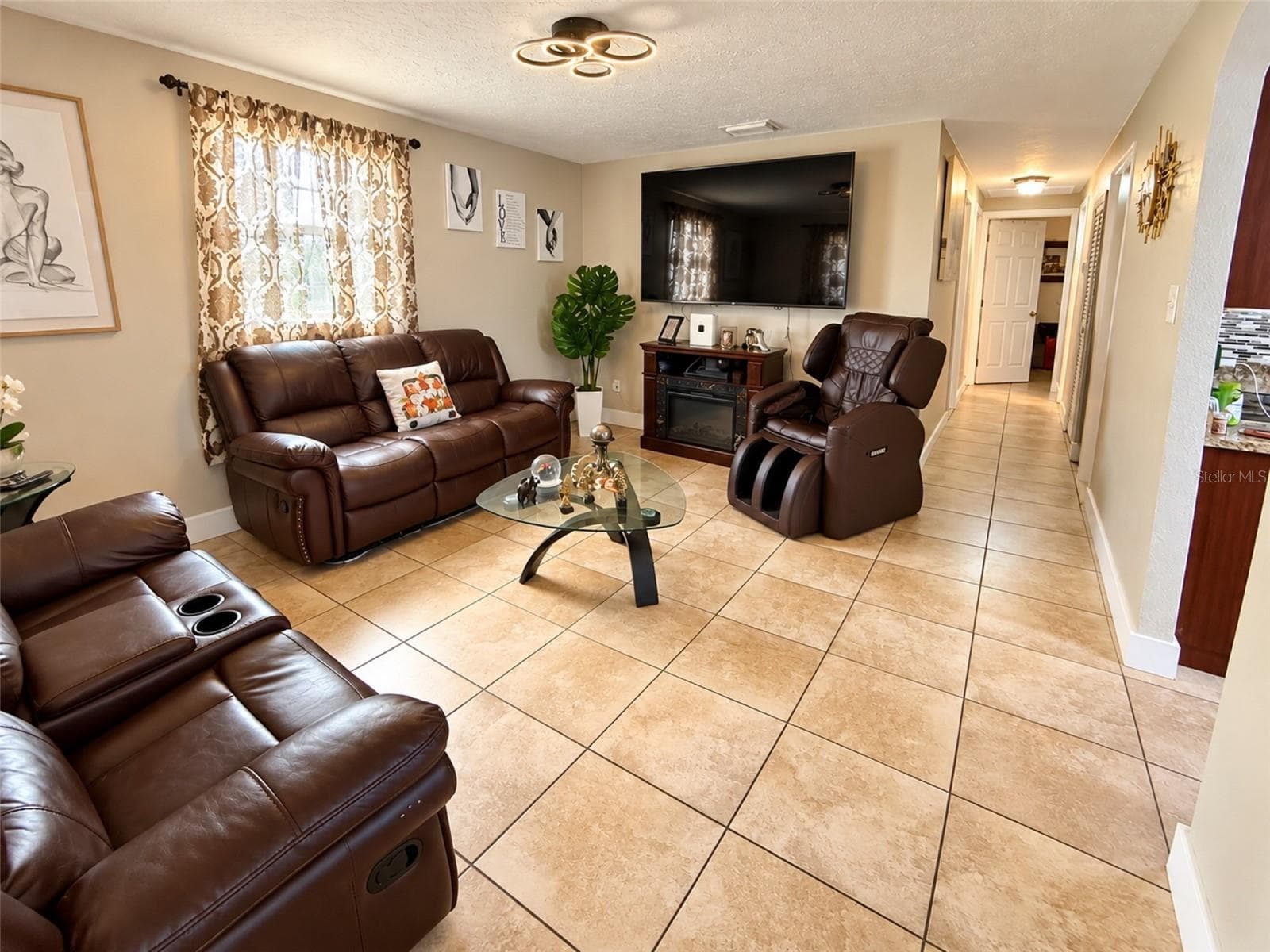 Living Room - 5513 GOLDEN DR, TAMPA