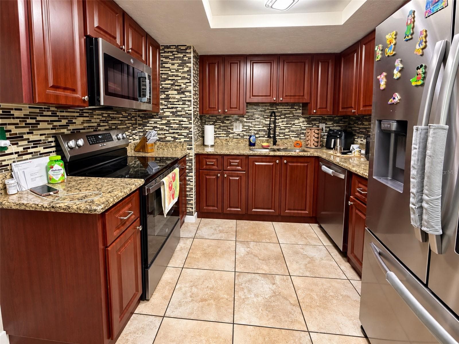 Kitchen - 5513 GOLDEN DR, TAMPA