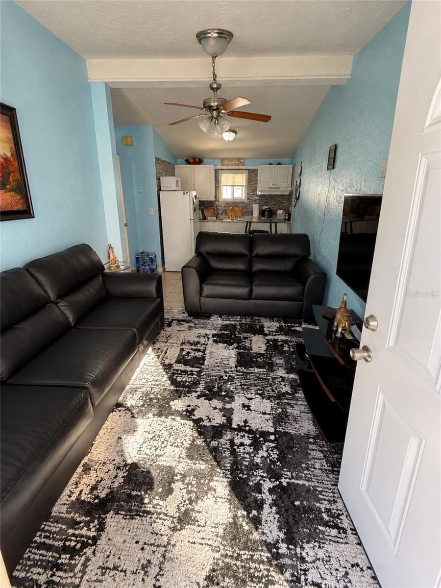 Mother-in-Law Suite - 5513 GOLDEN DR, TAMPA