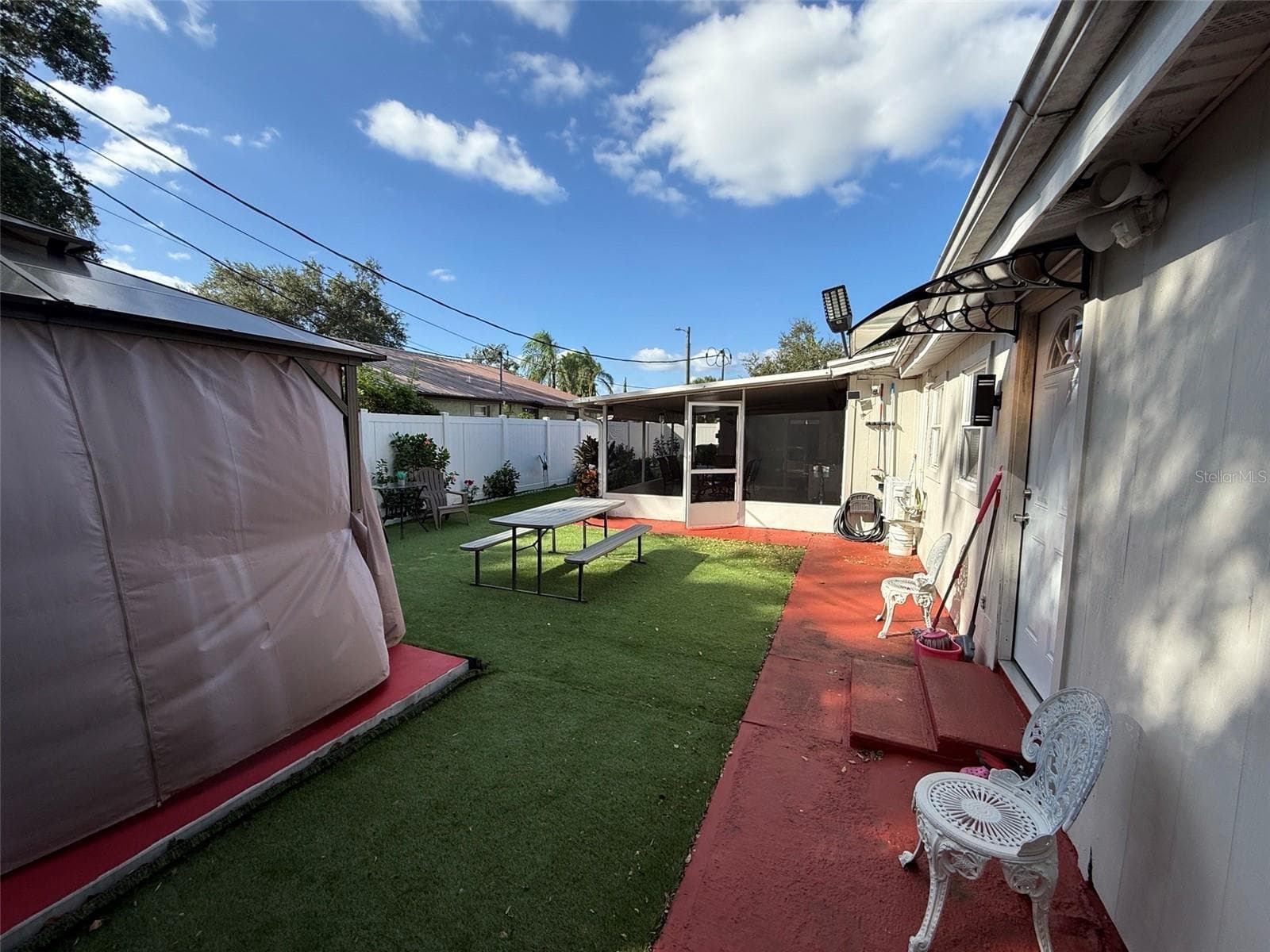 Backyard - 5513 GOLDEN DR, TAMPA