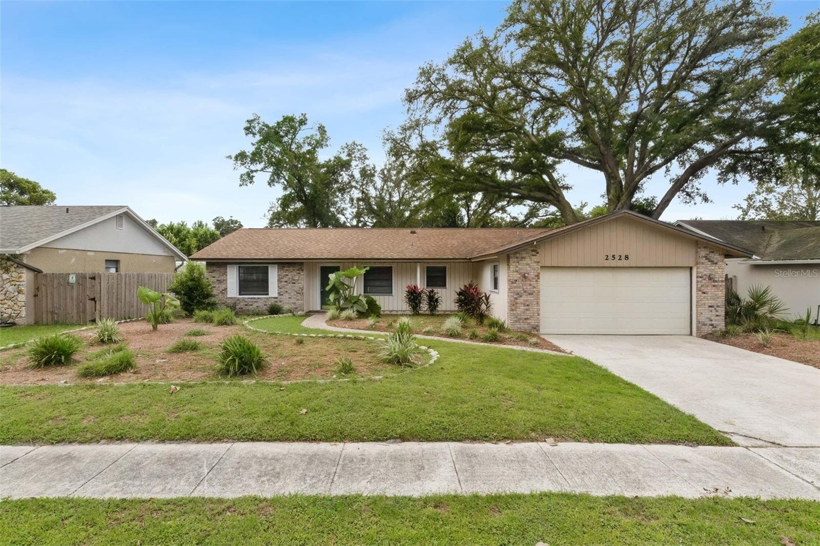 Single Family Residence at 2528 CANTERCLUB TRL, APOPKA, photo 2 of 20
