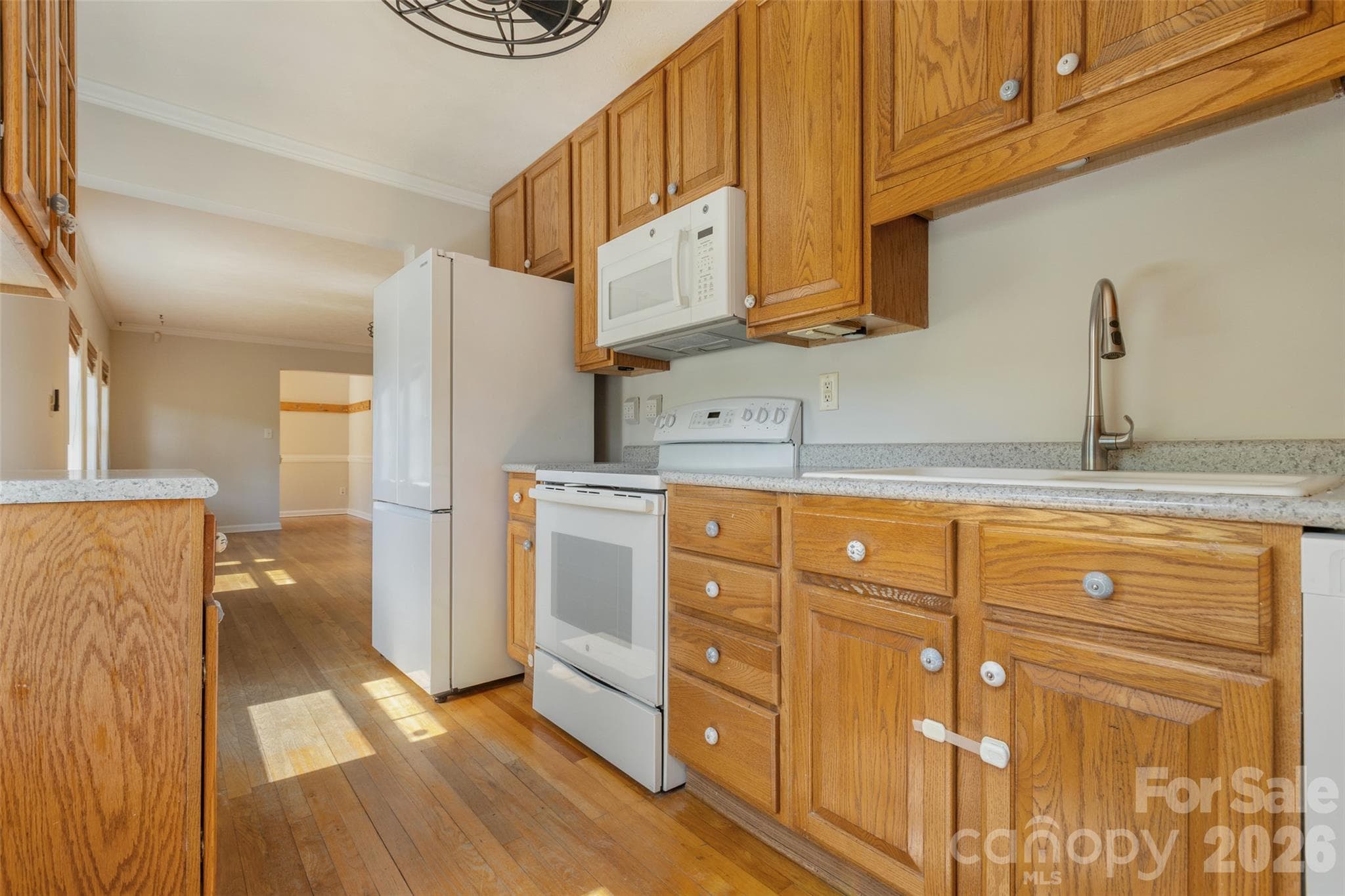 Single Family Residence at 442 Armstrong Avenue, Hendersonville, photo 7 of 28