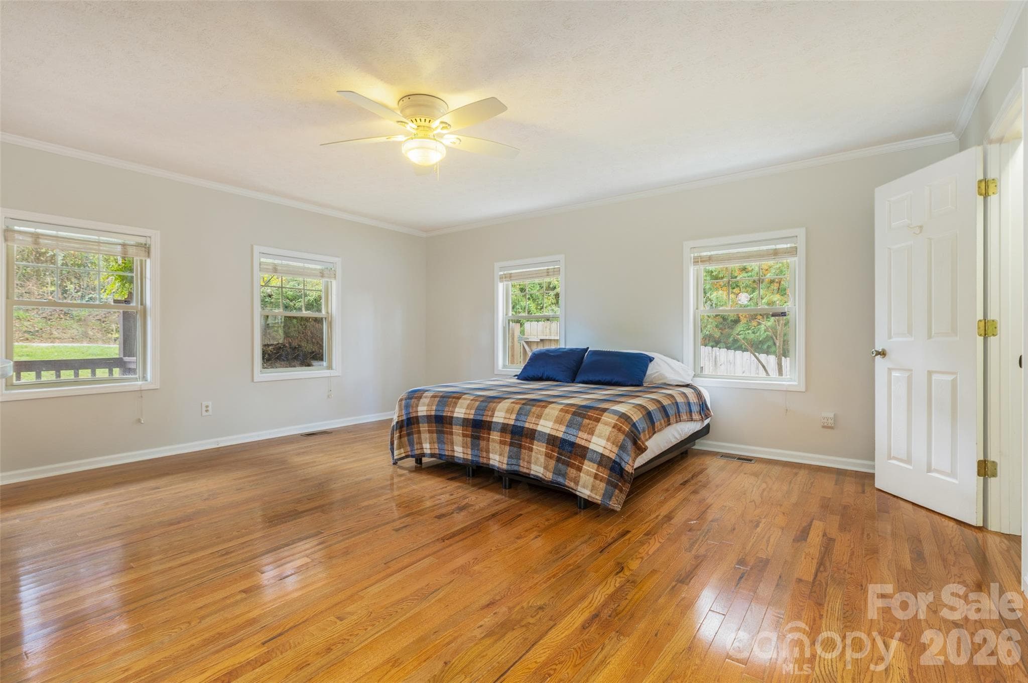 Single Family Residence at 442 Armstrong Avenue, Hendersonville, photo 17 of 28