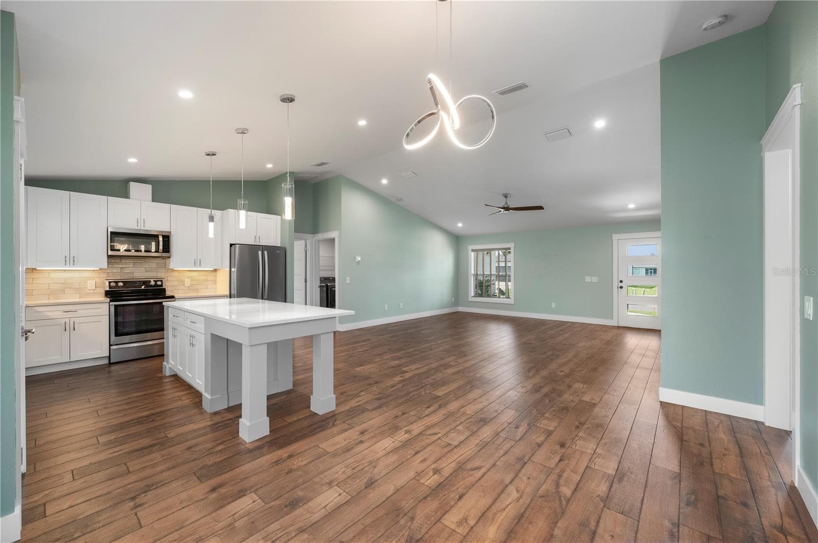 Single Family Residence at 171 MARK TWAIN LN, ROTONDA WEST, photo 17 of 42