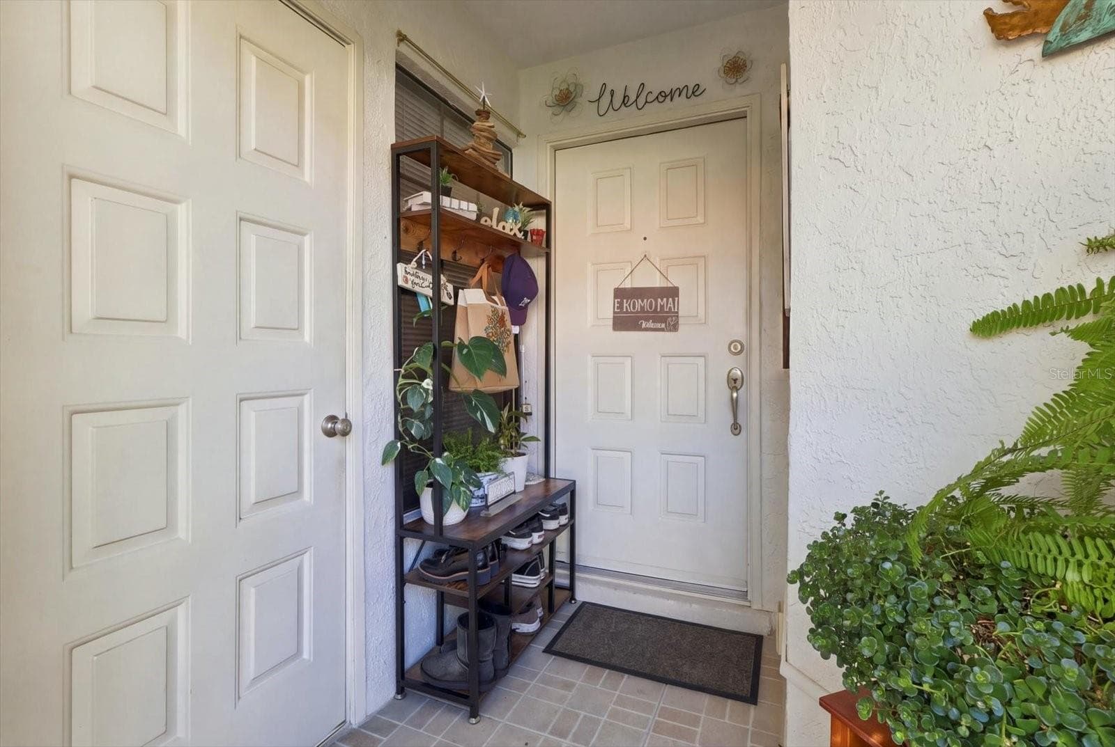 Front Entrance - 2052 FOREST DR, INVERNESS