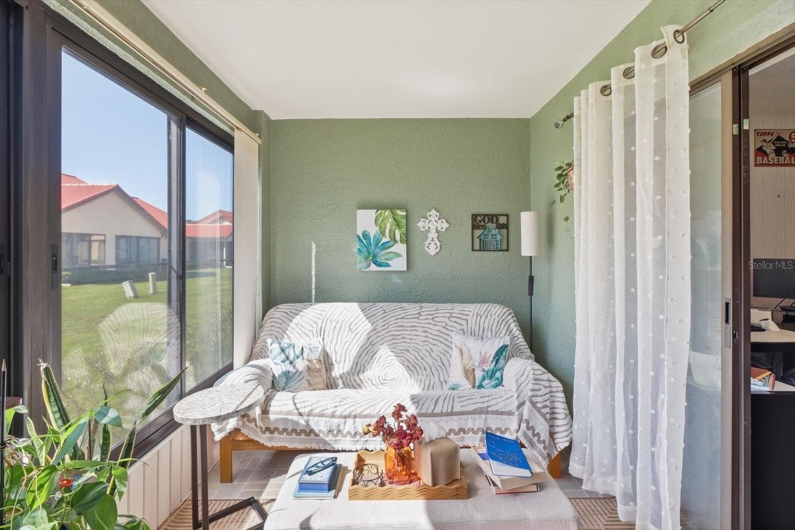 Florida Room - 2052 FOREST DR, INVERNESS