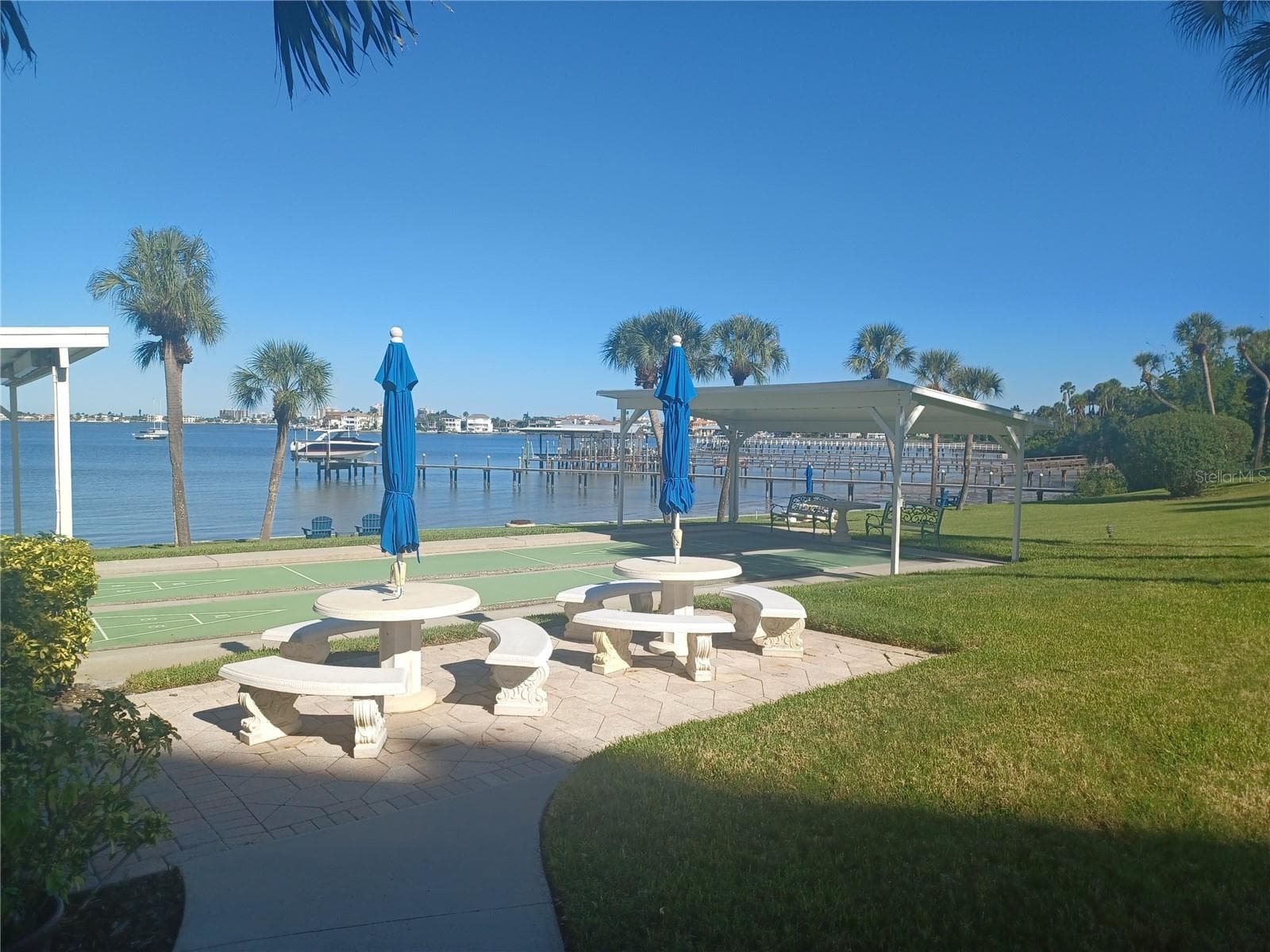 Outdoor seating - 100 BLUFF VIEW DR #603C, BELLEAIR BLUFFS