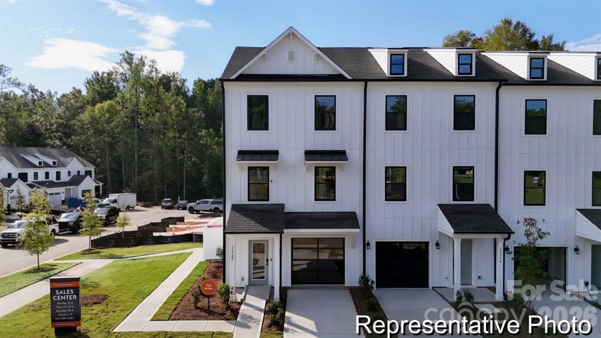 Townhouse at 2912 Smithcliff Road, Charlotte, photo 2 of 23