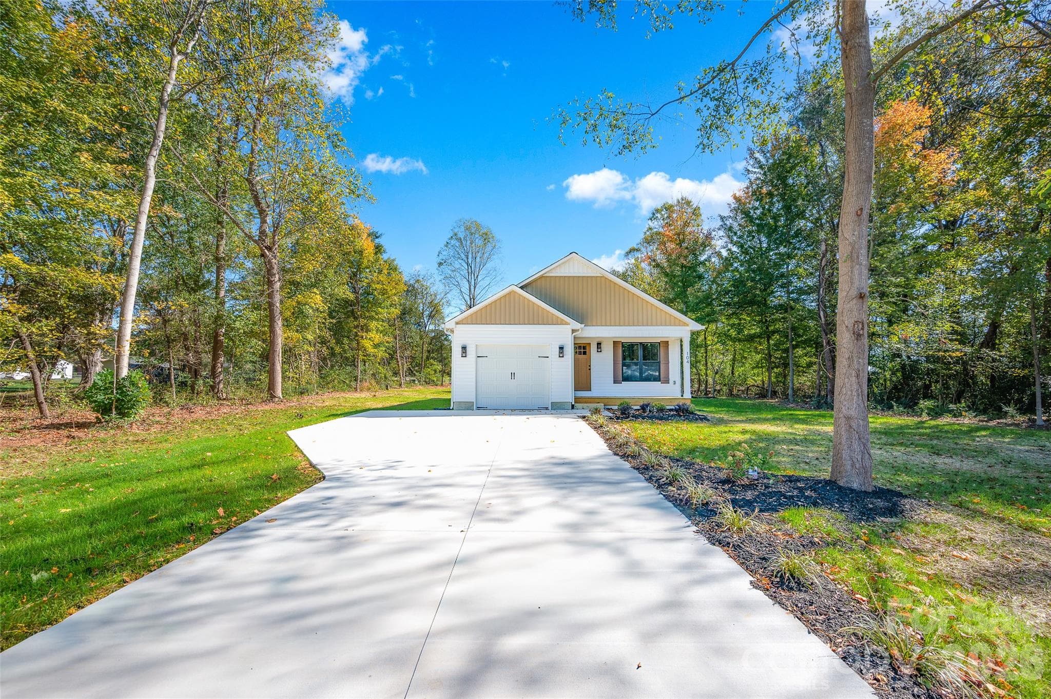Single Family Residence at 104 Roseman Lane, Statesville, photo 2 of 33