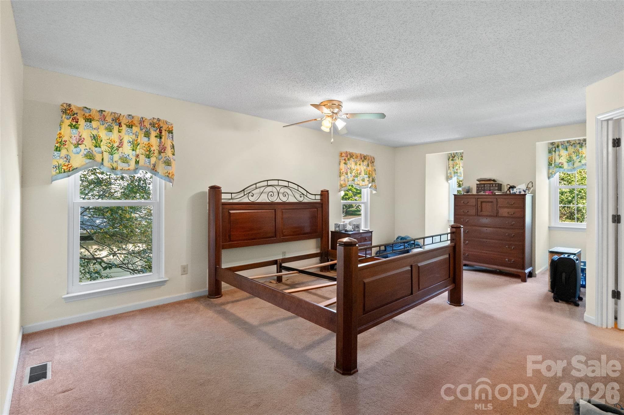 Single Family Residence at 10913 Lassen Court, Charlotte, photo 19 of 40