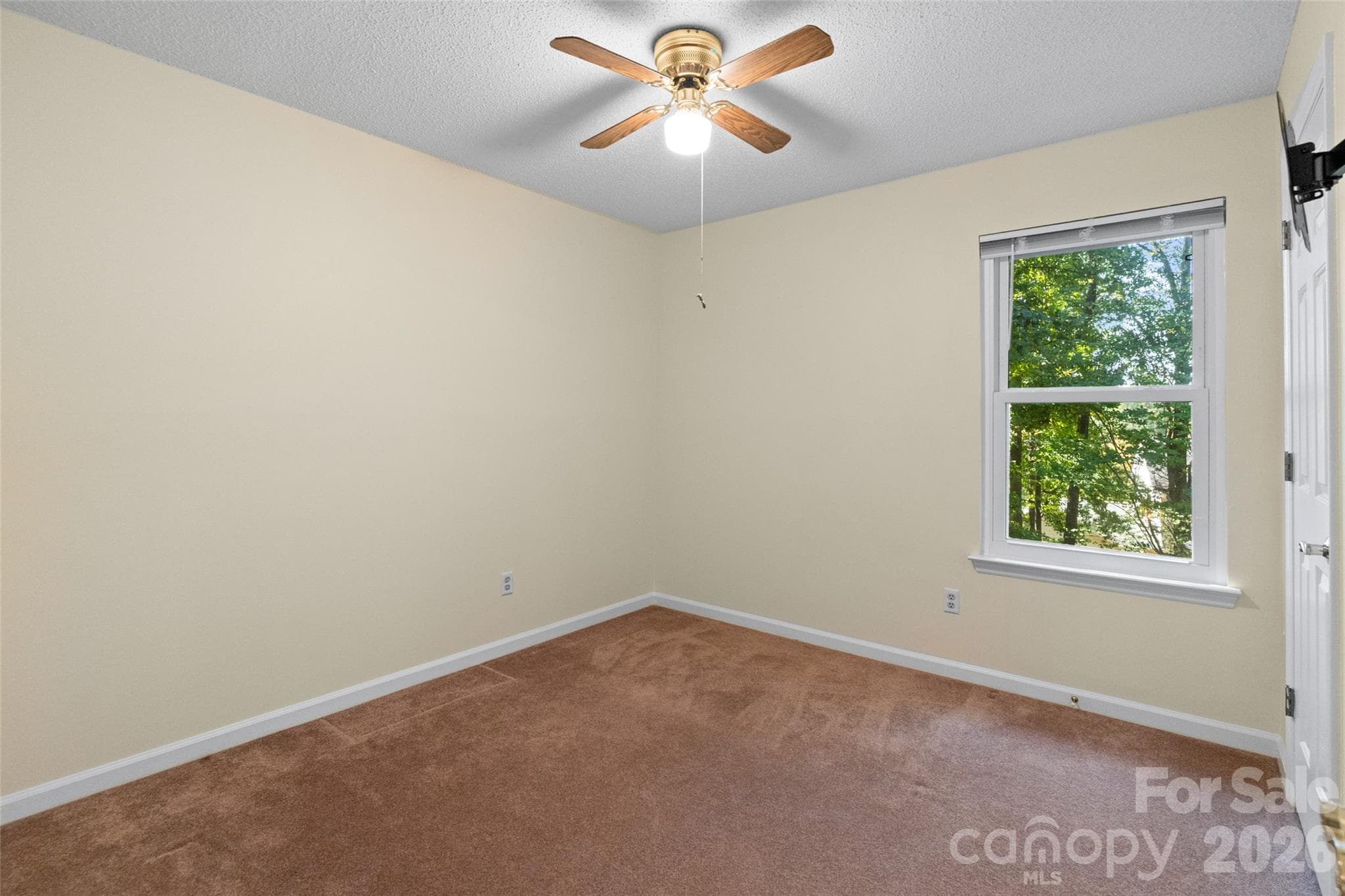 Single Family Residence at 10913 Lassen Court, Charlotte, photo 26 of 40