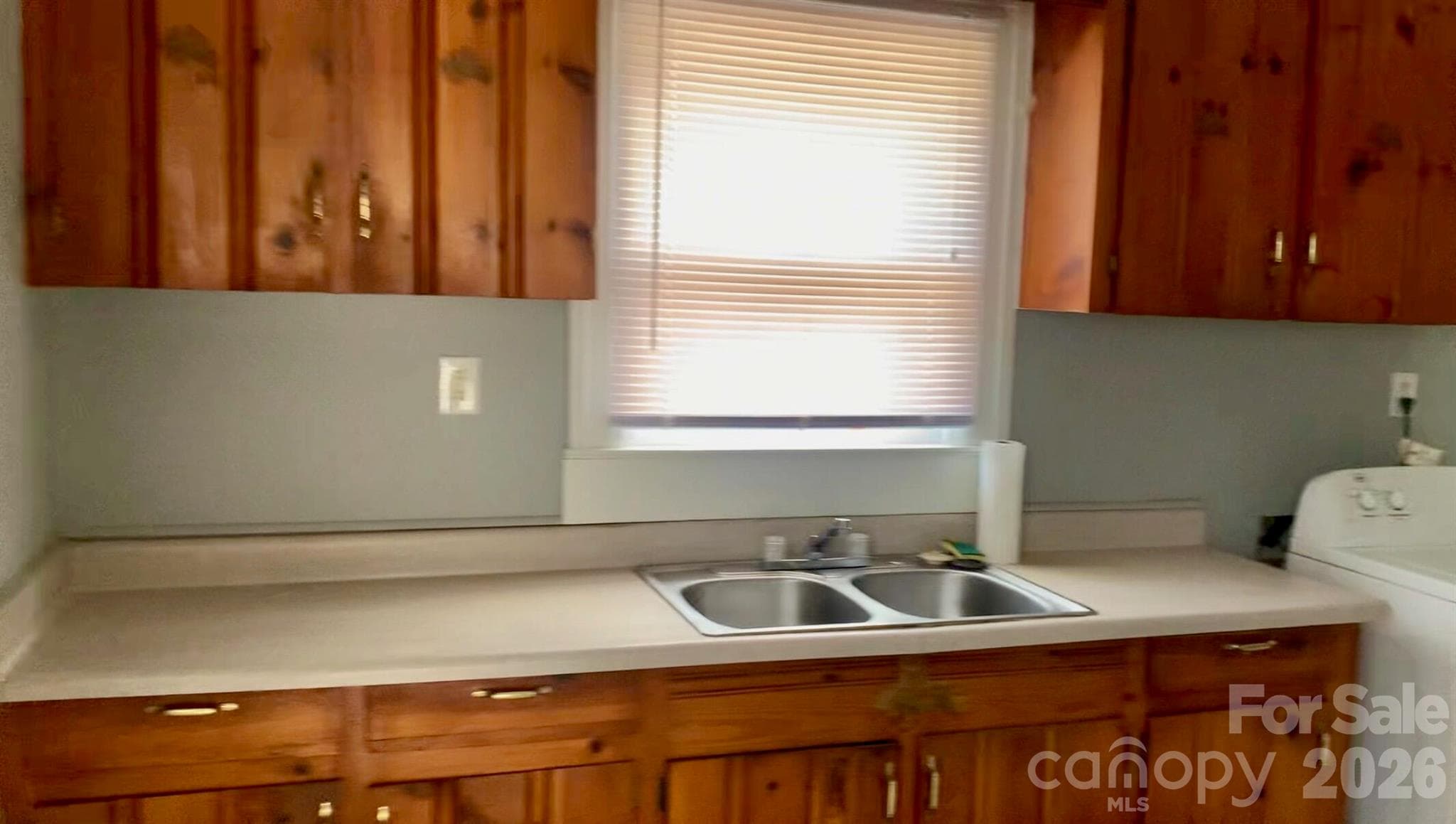 Single Family Residence at 434 Cummings Street, Rock Hill, photo 7 of 19