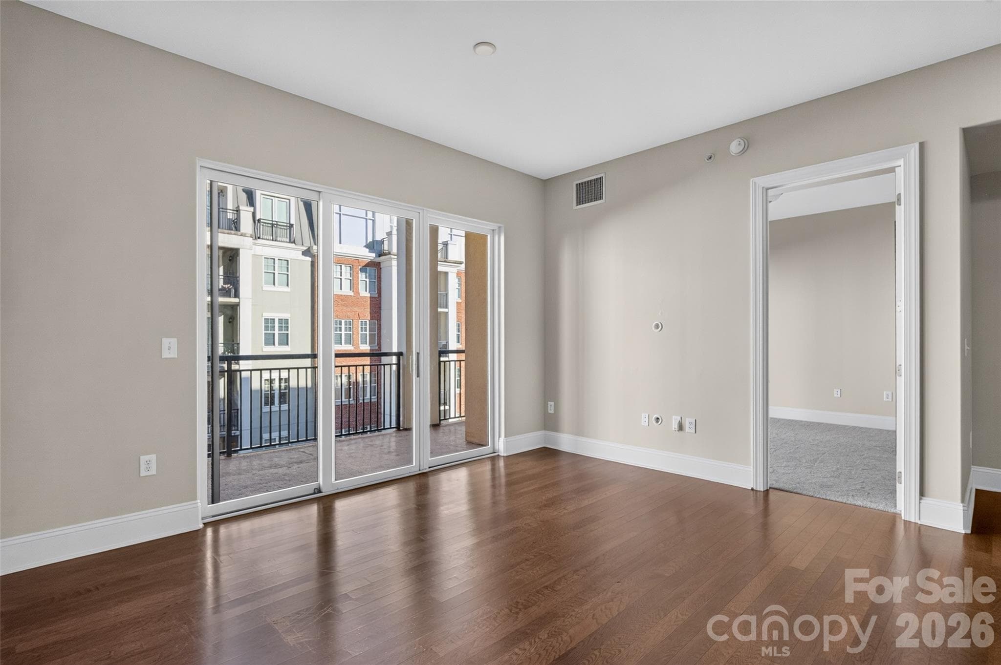 Condominium at 4620 Piedmont Row Drive, Charlotte, photo 8 of 37