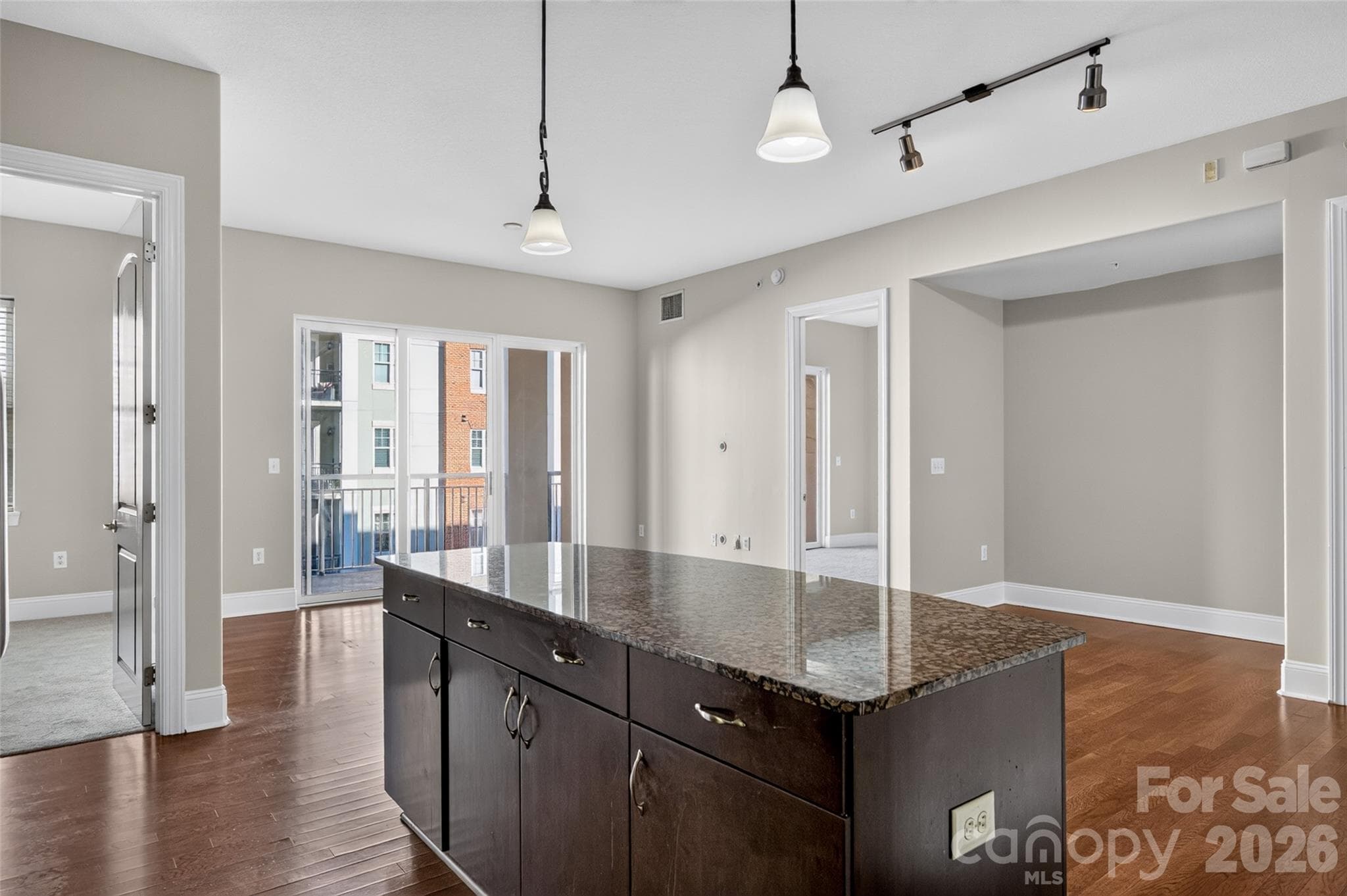 Condominium at 4620 Piedmont Row Drive, Charlotte, photo 10 of 37
