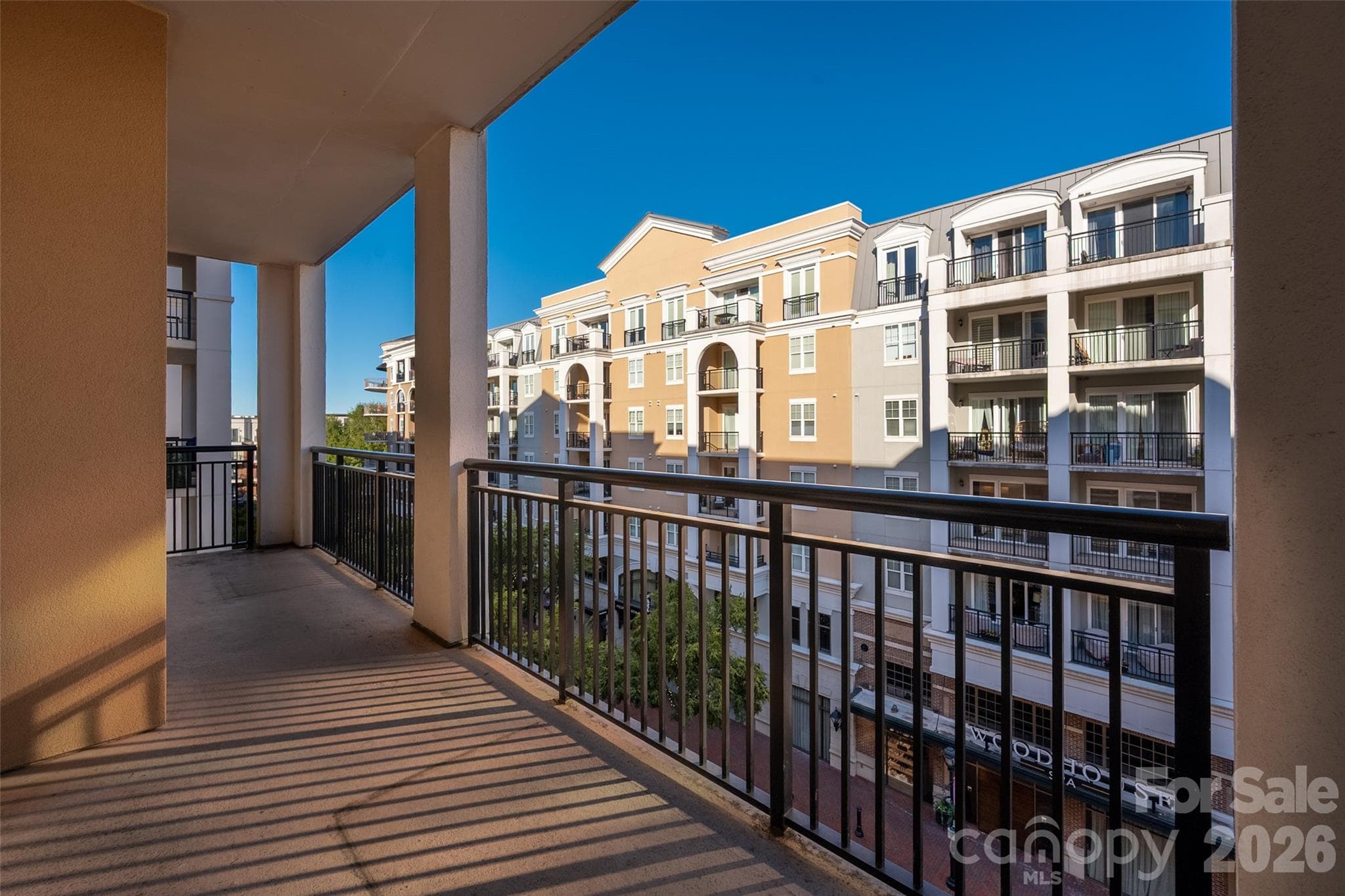 Condominium at 4620 Piedmont Row Drive, Charlotte, photo 24 of 37