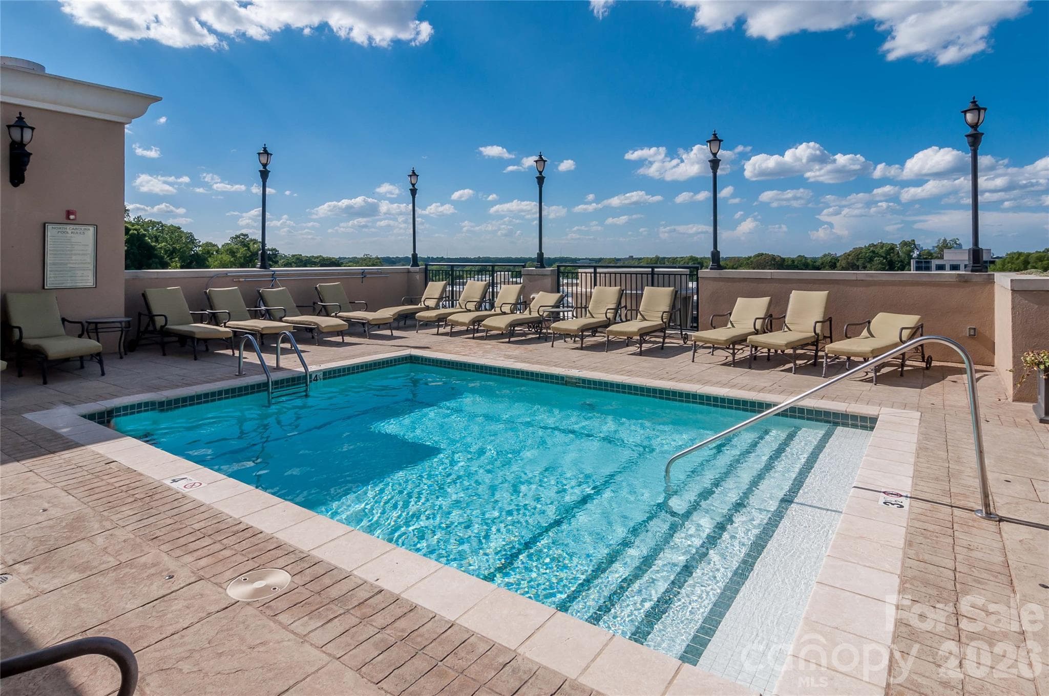 Condominium at 4620 Piedmont Row Drive, Charlotte, photo 32 of 37