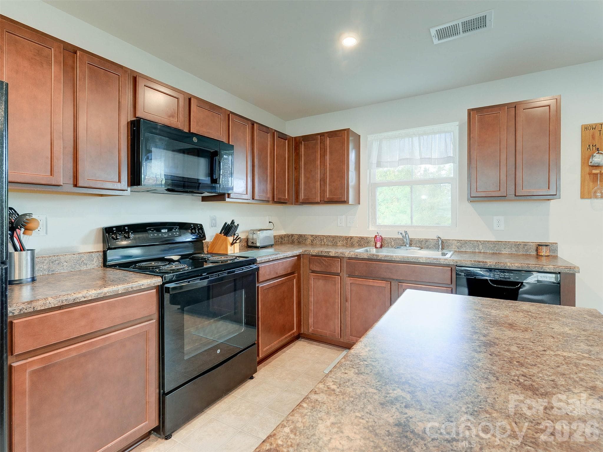 Townhouse at 6105 Cutwater Circle, Charlotte, photo 12 of 41