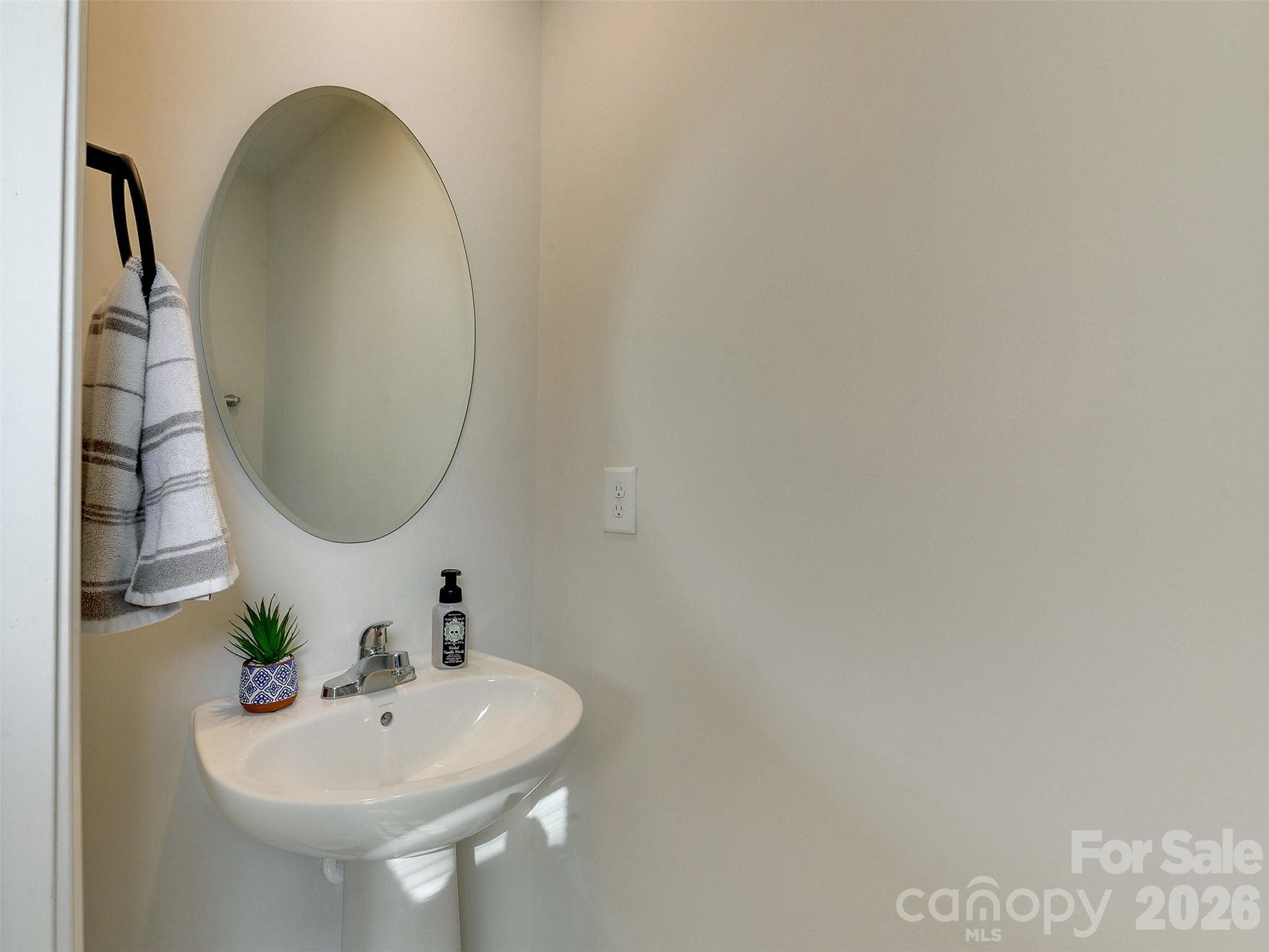 Townhouse at 6105 Cutwater Circle, Charlotte, photo 21 of 41