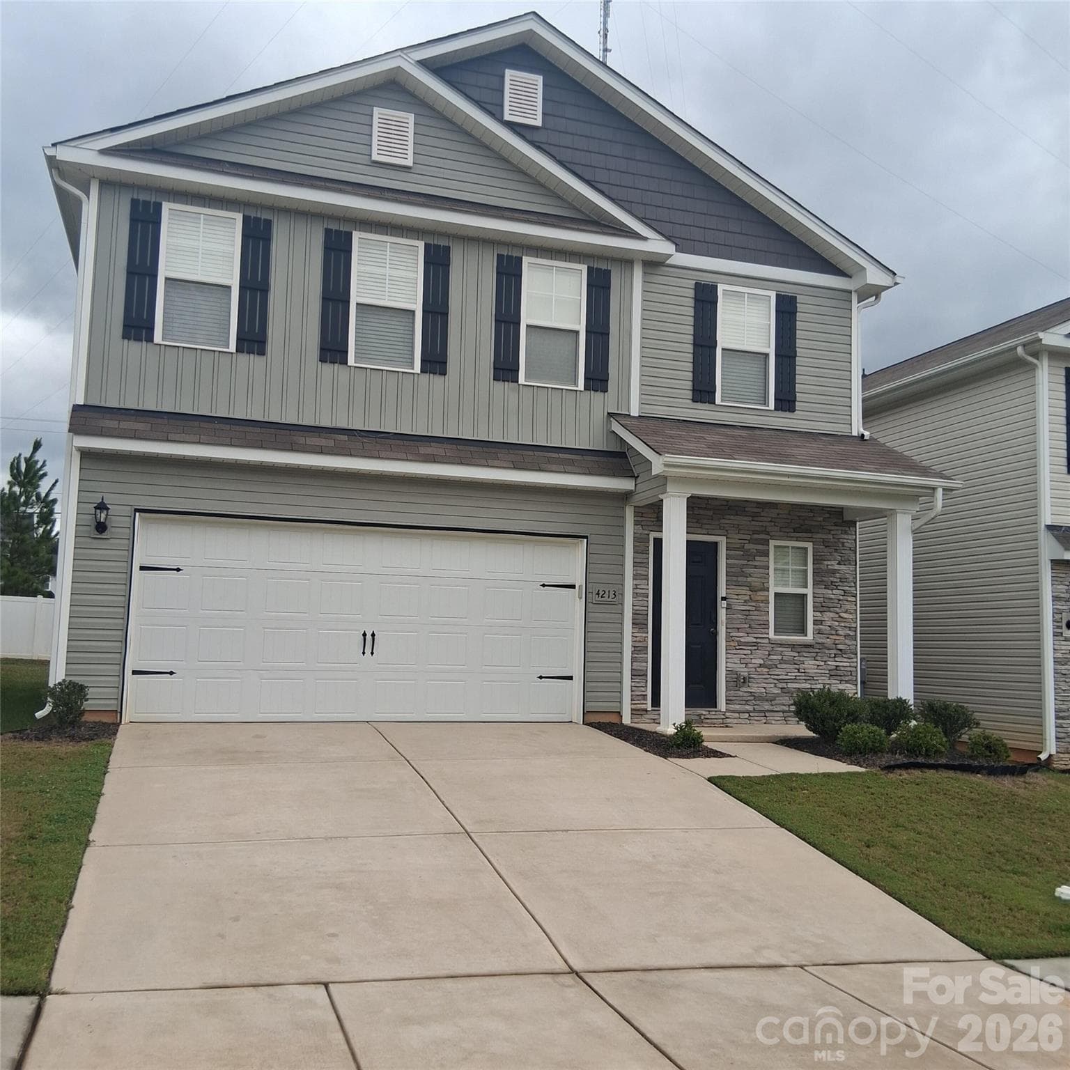 Single Family Residence at 4213 Stoneygreen Lane, Charlotte, photo 3 of 38