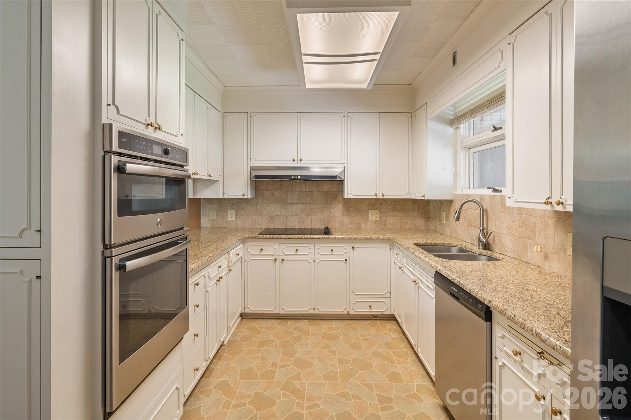 Single Family Residence at 160 17th Avenue NW, Hickory, photo 14 of 48
