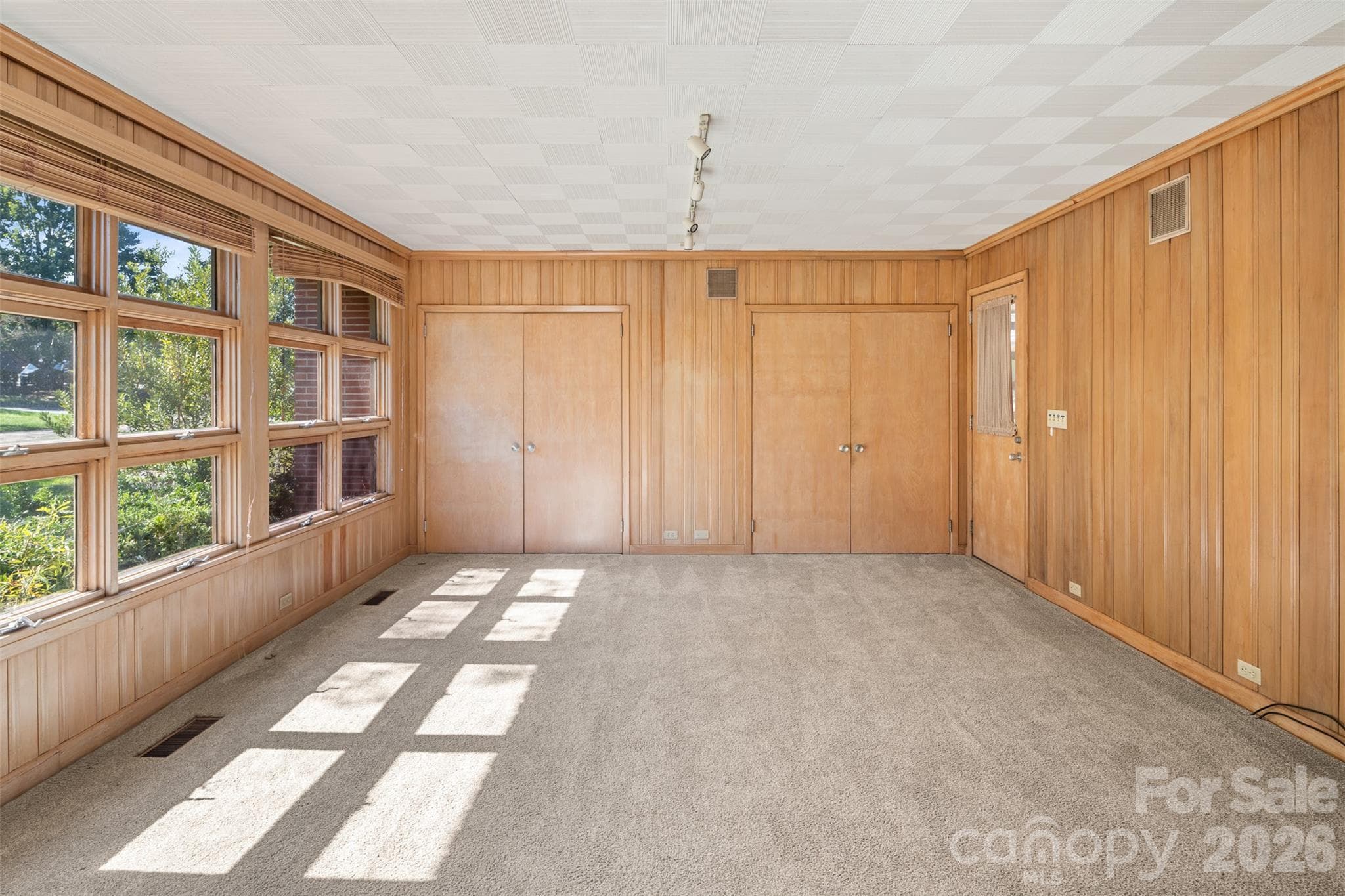 Single Family Residence at 160 17th Avenue NW, Hickory, photo 20 of 48