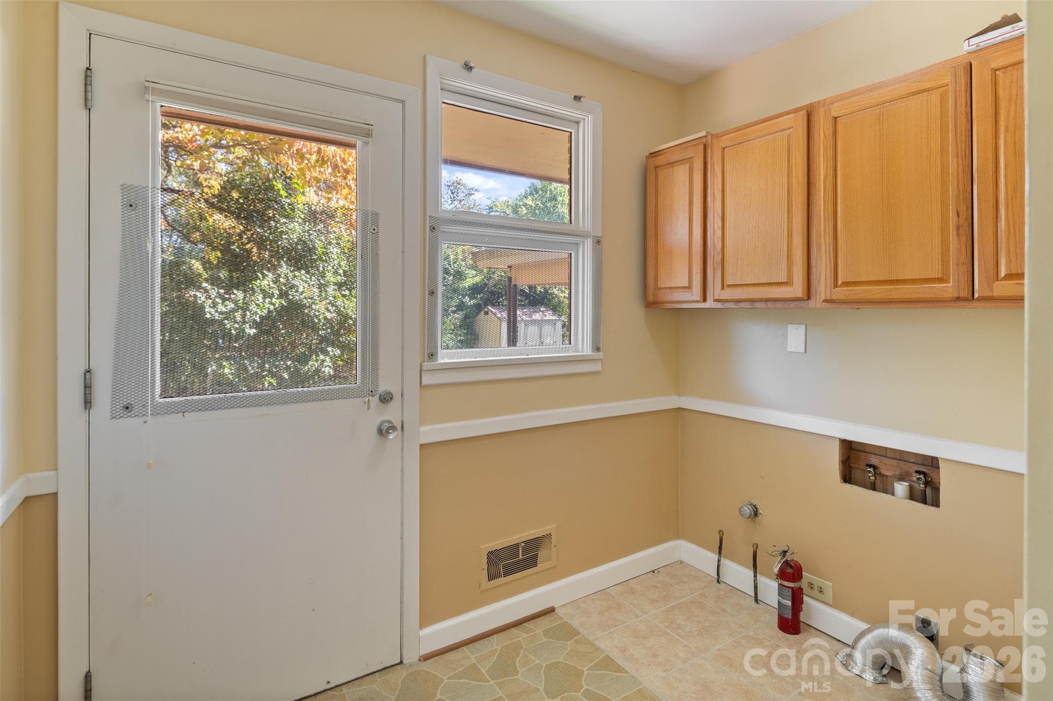 Single Family Residence at 160 17th Avenue NW, Hickory, photo 24 of 48