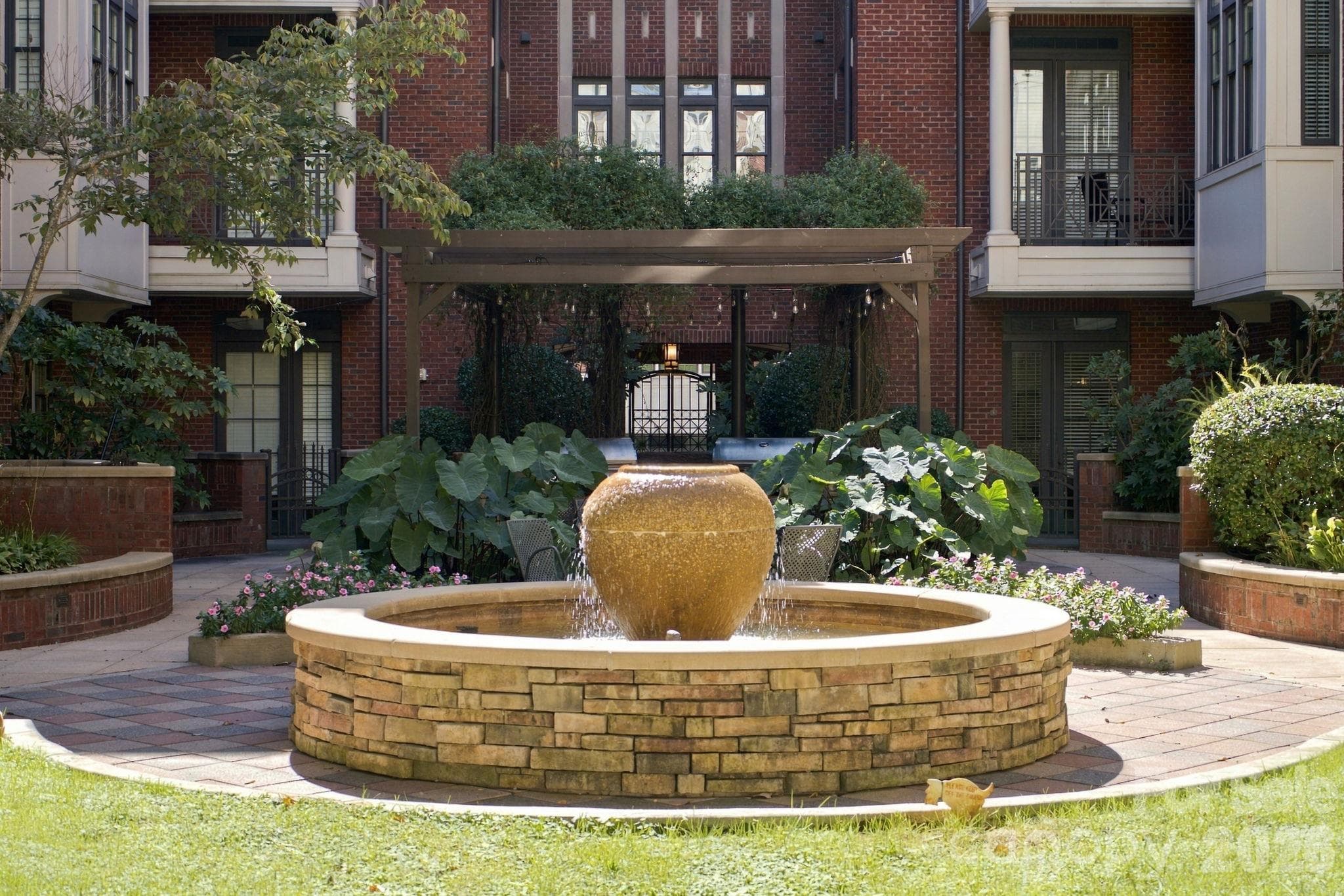 Condominium at 2810 Selwyn Avenue, Charlotte, photo 16 of 28