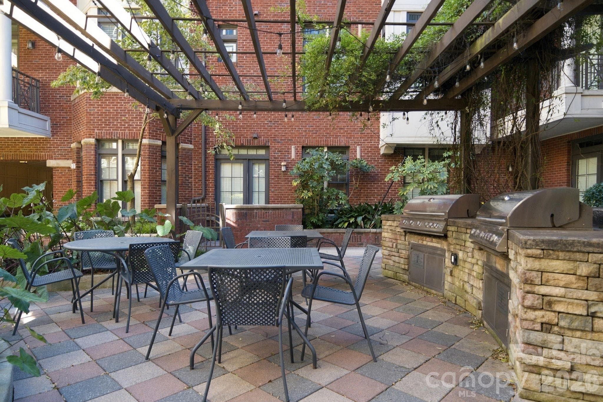 Condominium at 2810 Selwyn Avenue, Charlotte, photo 18 of 28
