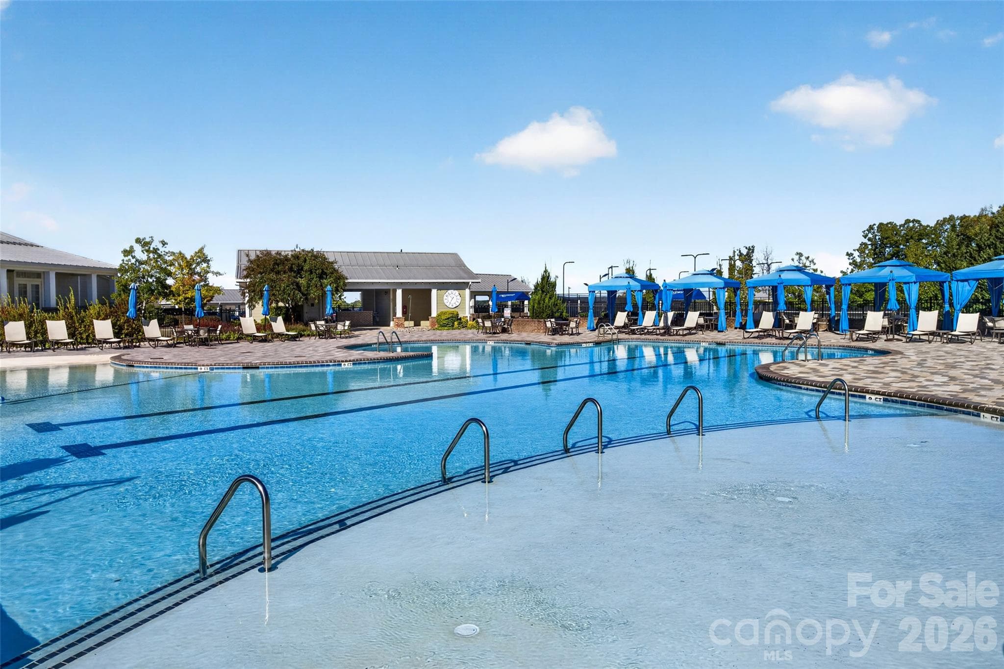 Gorgeous community Outdoor pool with large deck - 8905 Silver Springs Court, Charlotte