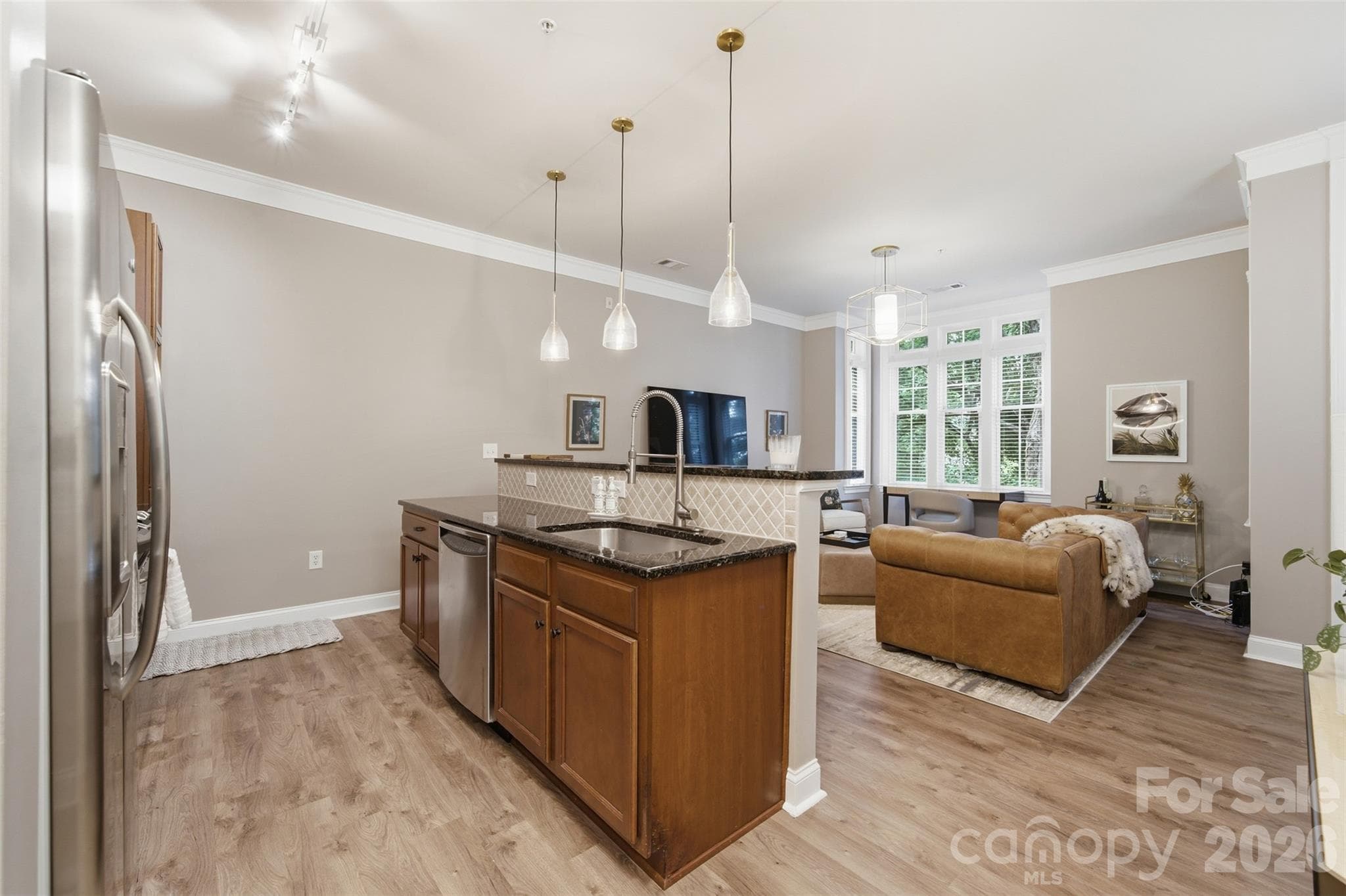 Condominium at 2810 Selwyn Avenue, Charlotte, photo 6 of 28