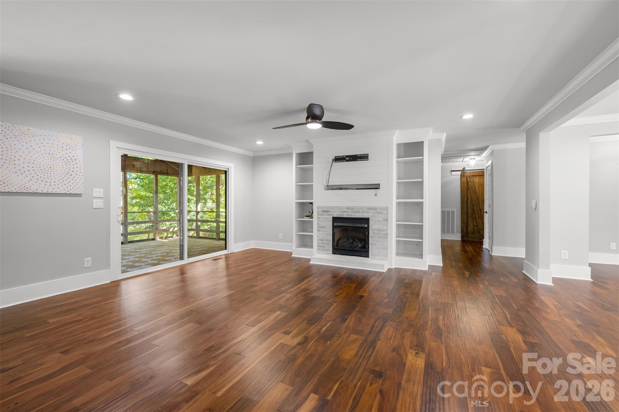 Built in shelving - 6 Catawba Ridge Court, Clover