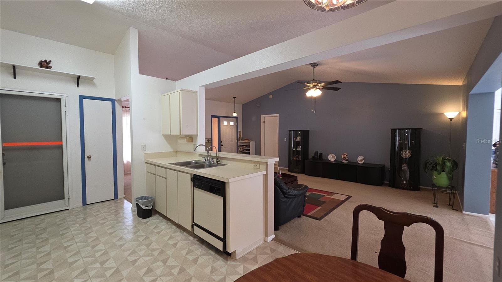 Kitchen & Family Room - 7514 HERRICKS LOOP, ORLANDO