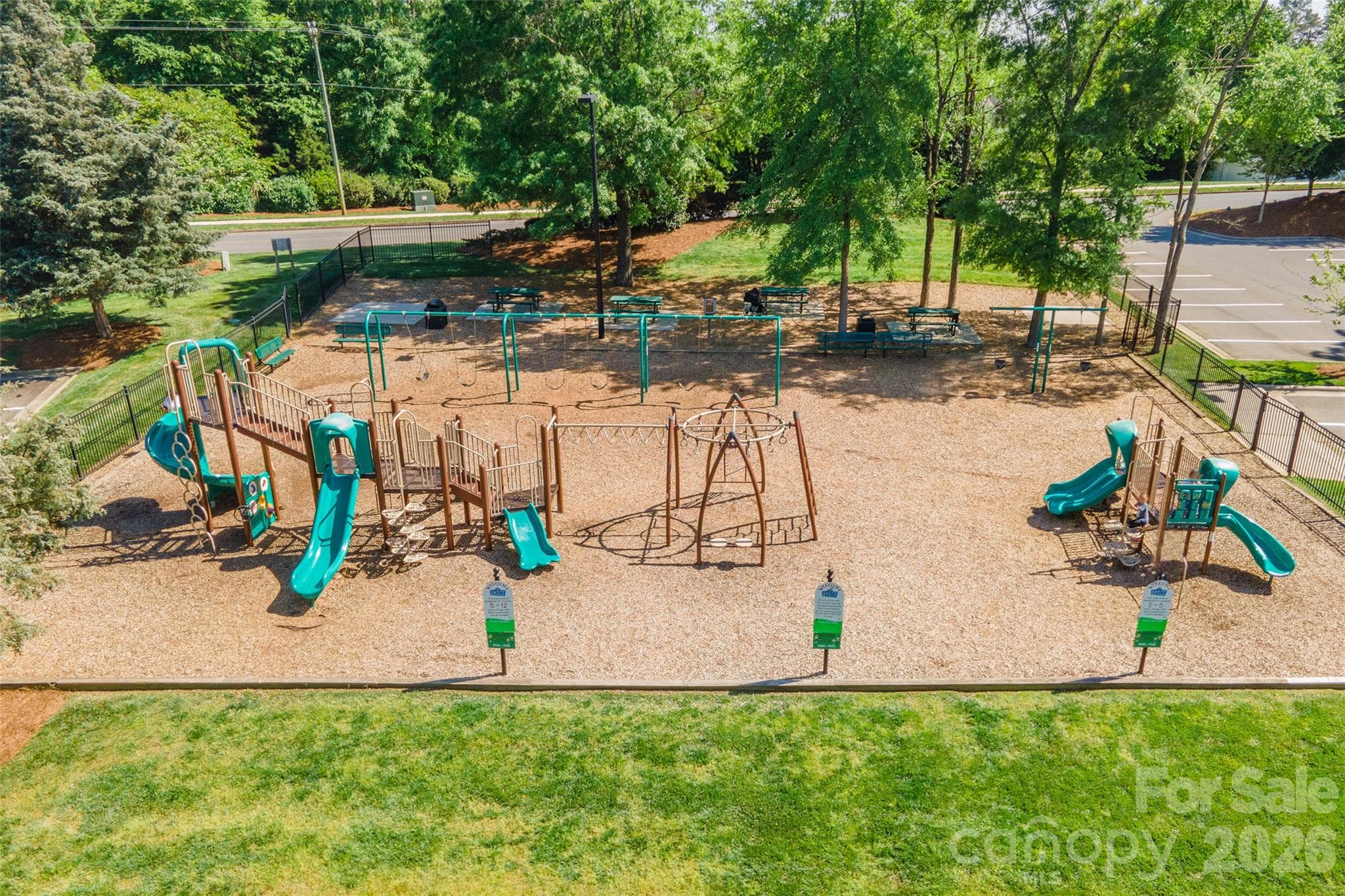 Single Family Residence at 837 Lion Lane, Fort Mill, photo 34 of 36